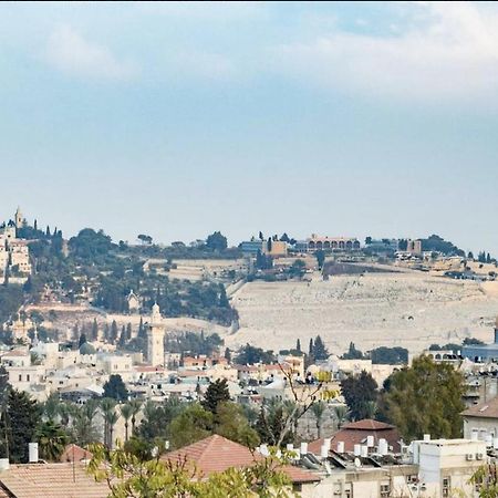 In Front Of The Wall Jerusalem Exterior foto